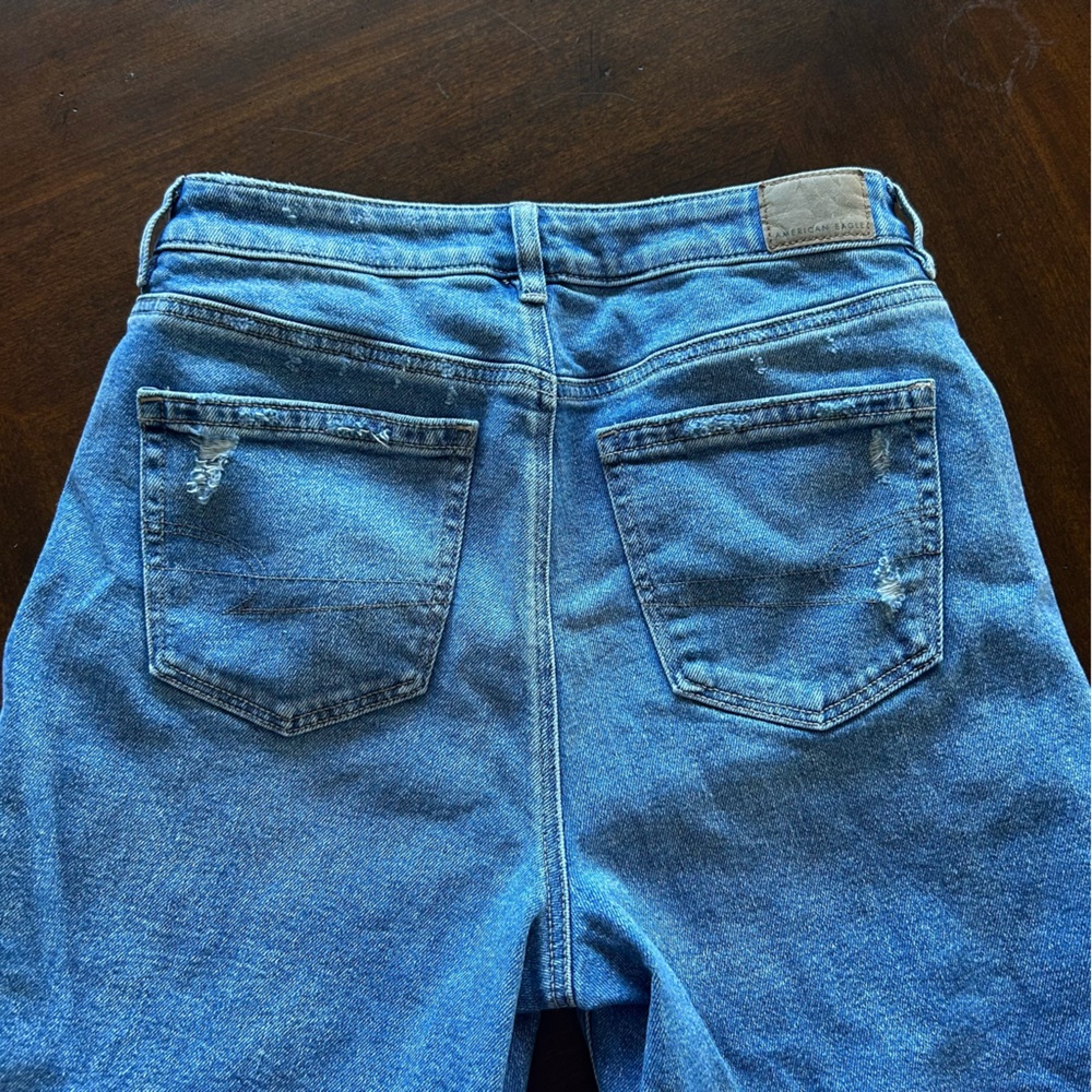 American Eagle Mom Straight Jeans